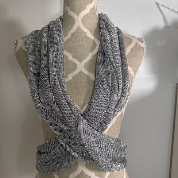 Long silver metallic scarf that can be worn in so many ways - Picture 4 of 4
